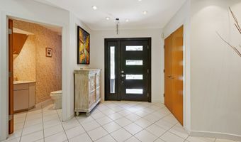 25 Surrey Dr, Cheshire, CT 06410