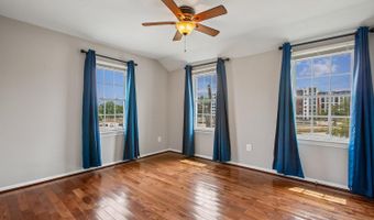 5812 N KINGS Hwy, Alexandria, VA 22303
