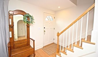 139 Coggeshall Ave, Newport, RI 02840