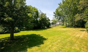 61 Richmond St, Bristol, RI 02809