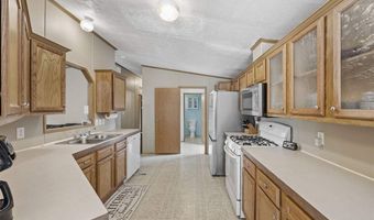 3017 118th St, Amana, IA 52203