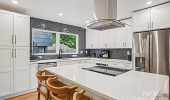 6038 Old Providence Rd, Charlotte, NC 28226