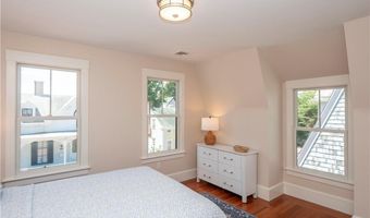 36 Bull St, Newport, RI 02840
