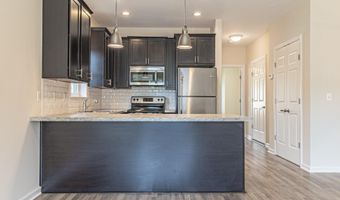 5 Robert Court St, Amityville, NY 11701