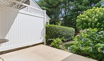 121 CROOM MILLS Dr, Hockessin, DE 19707