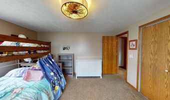 918 S 1st St, Albion, NE 68620