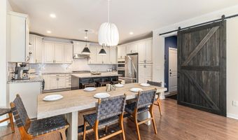 6217 S Trailwoods Dr, Ann Arbor, MI 48103