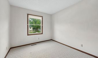 4122 Aplin Rd, Ames, IA 50014