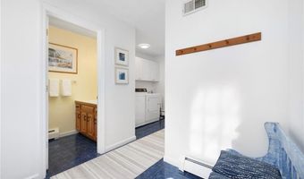 34 Finch Ln, North Kingstown, RI 02874