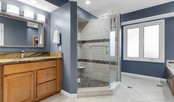 985 Goldenrod Trl, Aurora, OH 44202