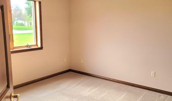 204 Steeplechase Dr, Auburn, IN 46706