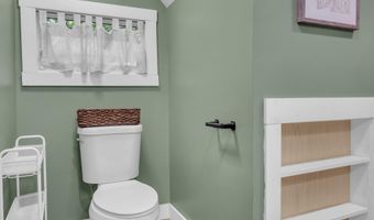24 Center St, Augusta, ME 04330