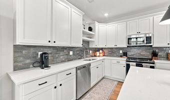 2305 SW Parkway Ln, Ankeny, IA 50023