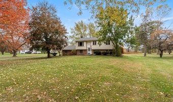 5122 Elizabeth Ln, Almont, MI 48003