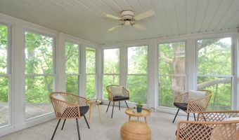 1221 Bridge Park Dr, Alton, IL 62002