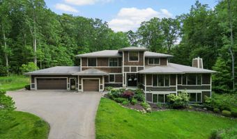 3867 Hawk Crest Rd, Ann Arbor, MI 48103