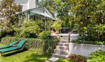 52 Fairmount Dr, Alton, IL 62002