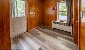 744 Hammond St, Bangor, ME 04401