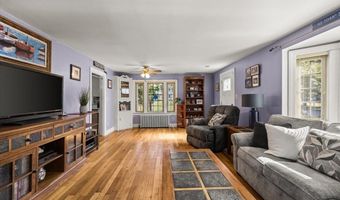 446 Plymouth St, Abington, MA 02351