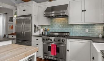 50 Lee Ave, Newport, RI 02840