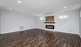 243 Dennison Dr, Ballwin, MO 63021