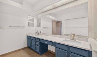 7804 Oakland Ave NE, Albuquerque, NM 87122