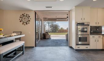 3181 Goldenspur Dr, Camarillo, CA 93010