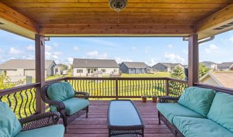 417 33rd St SW, Altoona, IA 50009