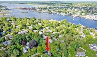 36 Ferry Ln, Barrington, RI 02806