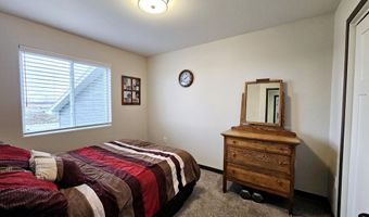 1215 NE 32nd Ave, Aberdeen, SD 57401