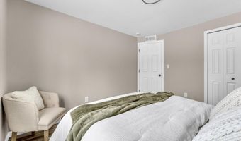 12 Faust Ct, Ann Arbor, MI 48108