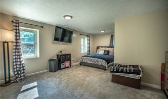 2730 Chelsea Dr, Akron, OH 44312