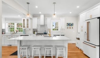 1144 Narragansett Blvd, Cranston, RI 02905