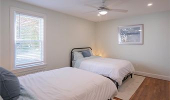 45 Ayrault St 5, Newport, RI 02840