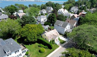 24 Hunter Ave, Newport, RI 02840