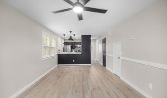 67 W 8TH St, Atlantic Beach, FL 32233
