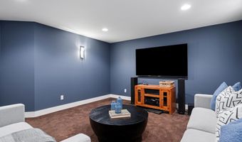 3867 Hawk Crest Rd, Ann Arbor, MI 48103