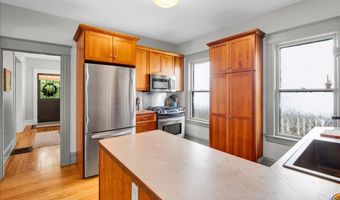 16 Isham St, Burlington, VT 05401
