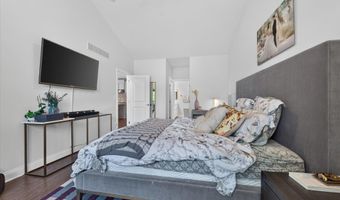 3062 N Spurway Dr, Ann Arbor, MI 48105