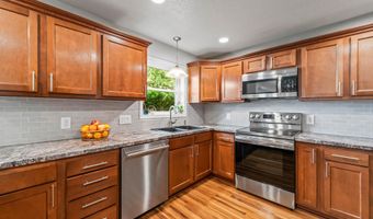 2401 White Oak Dr, Ames, IA 50014