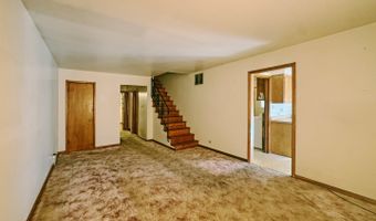 112 S Iowa Ave, Addison, IL 60101