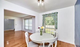 1211 Big Bend Rd, Ballwin, MO 63021