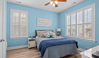 109 E Terminal Blvd, Atlantic Beach, NC 28512