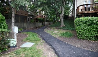 6152 WELLINGTON COMMONS Dr, Alexandria, VA 22310