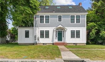 94 E Main Rd, Middletown, RI 02842