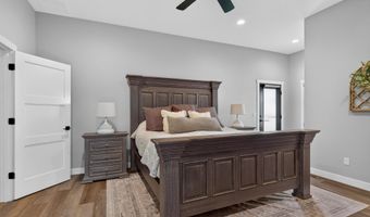 5895 Menza Dr, Auburn, IN 46706