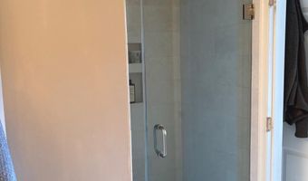 5924 FOUNDERS HILL Dr 302, Alexandria, VA 22310