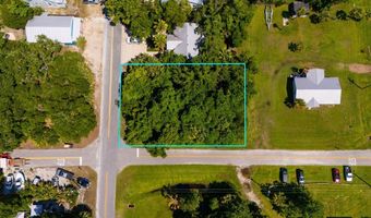 140 5th St, Apalachicola, FL 32320