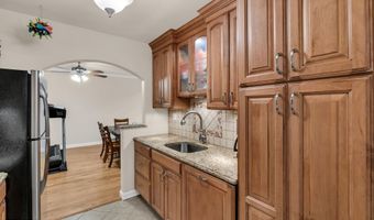 210 5th Ave 27, Belmar, NJ 07719