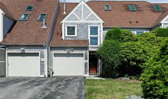 15 Hammersmith Rd #14, Newport, RI 02840